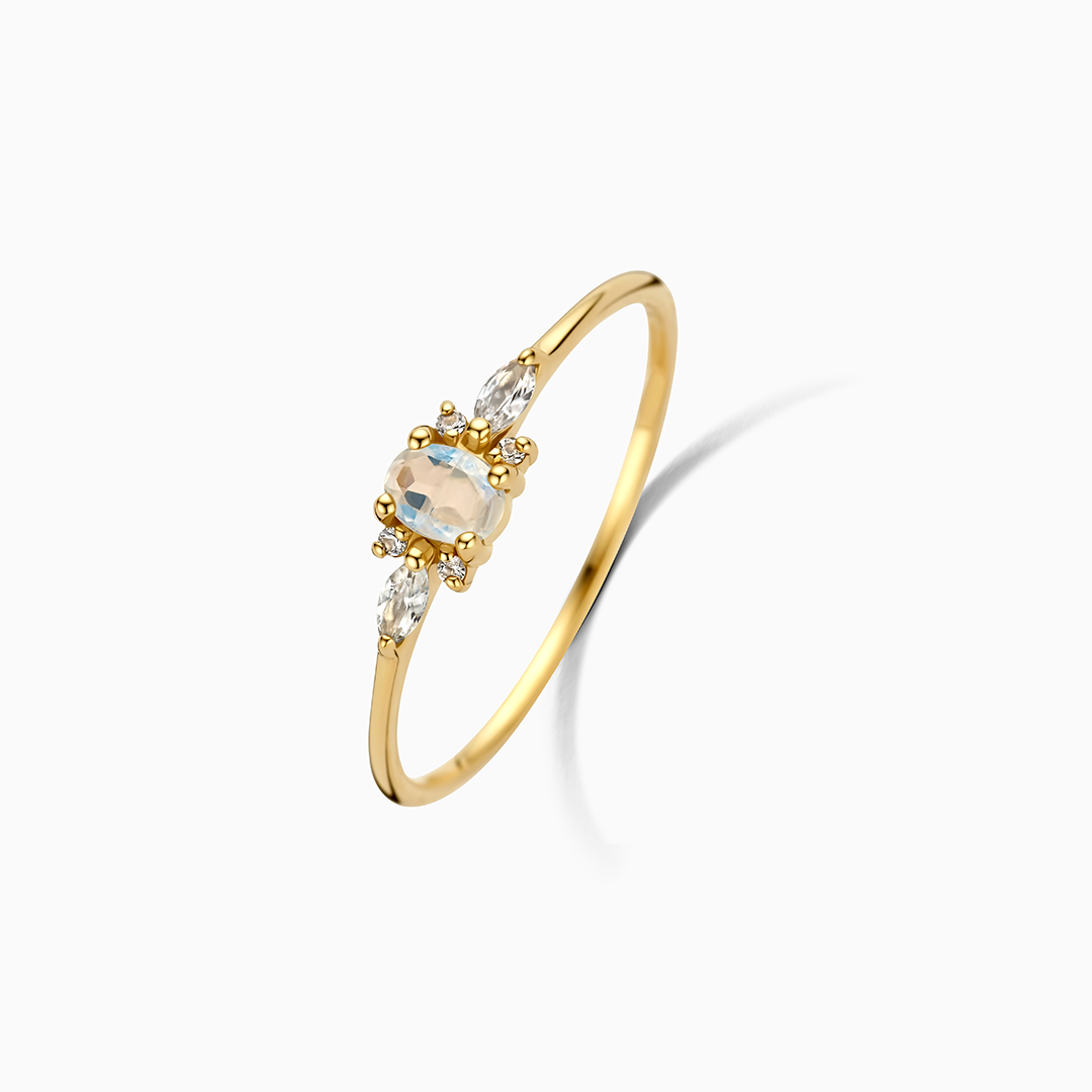 Lioravelle | Anillo de Diamante Violeta en Oro de 18 Quilates