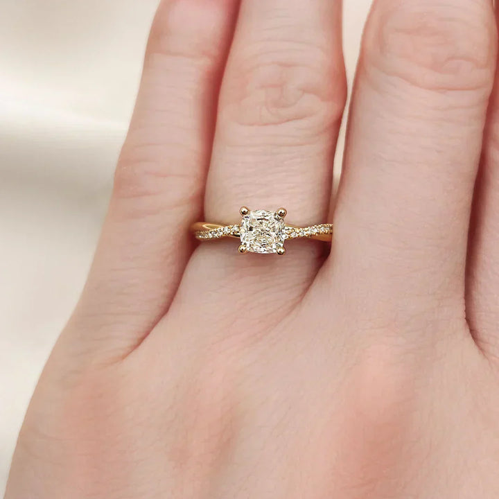 Ysmaryelle | Anillo de Oro de 18 Quilates