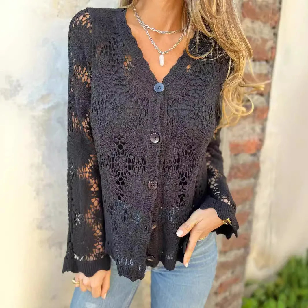 Mercedes™ | Blusa de encaje con cuello en V y manga larga
