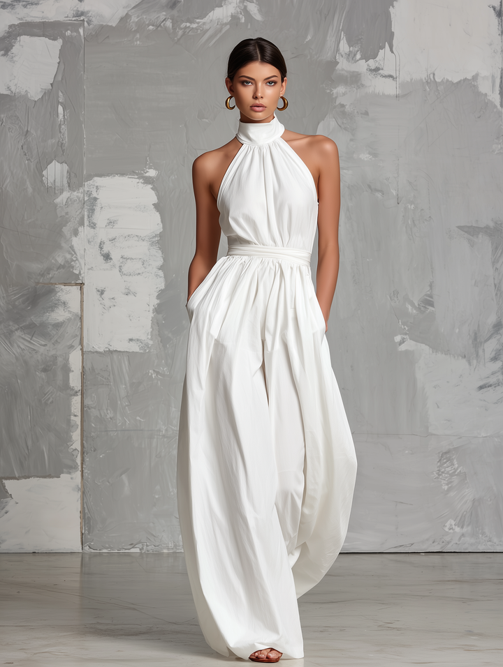 Fiamma | Elegante mono blanco de tejido trenzado con cuello halter sin mangas